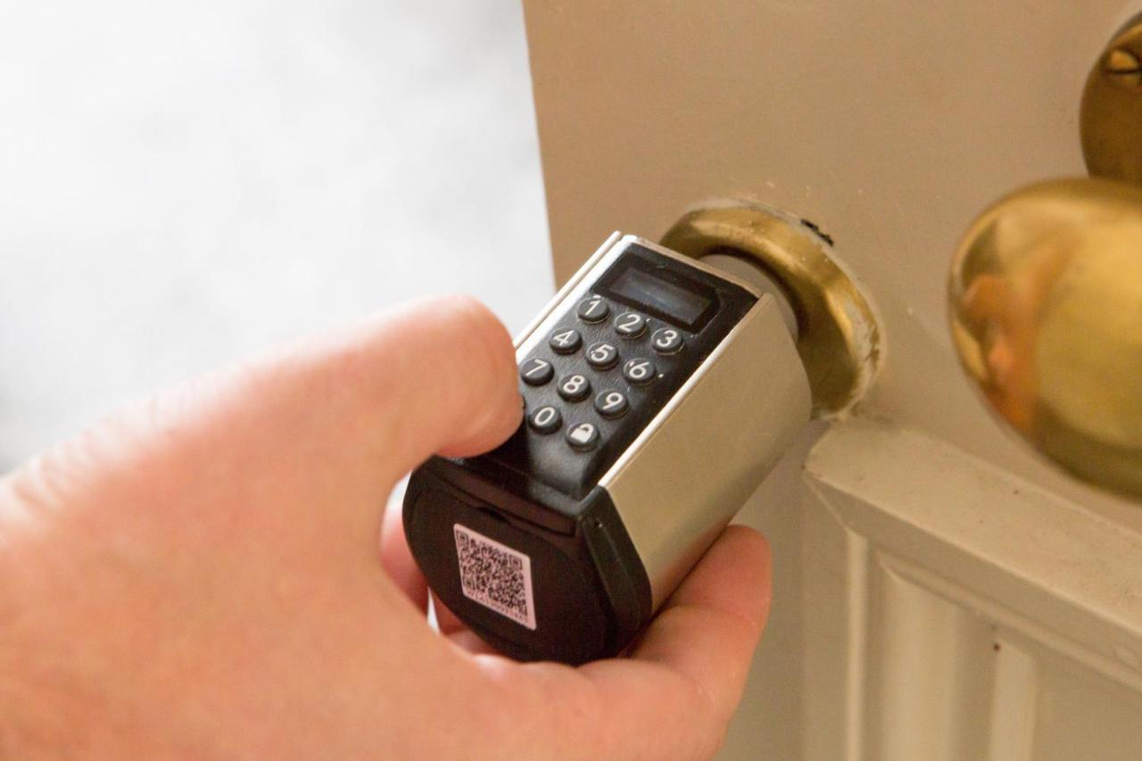 Family Room with Private Bathroom,1243013074:JPEG