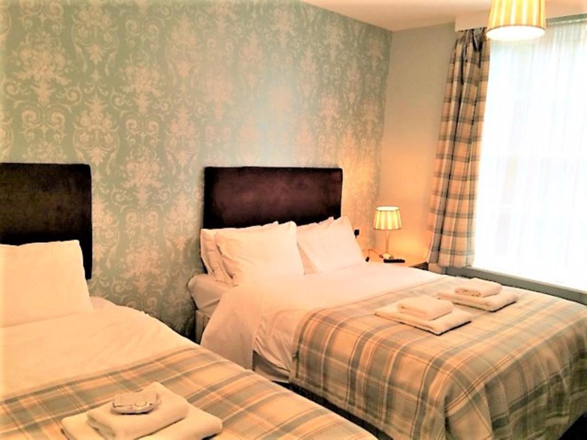 Twin Room,1498617766:JPEG