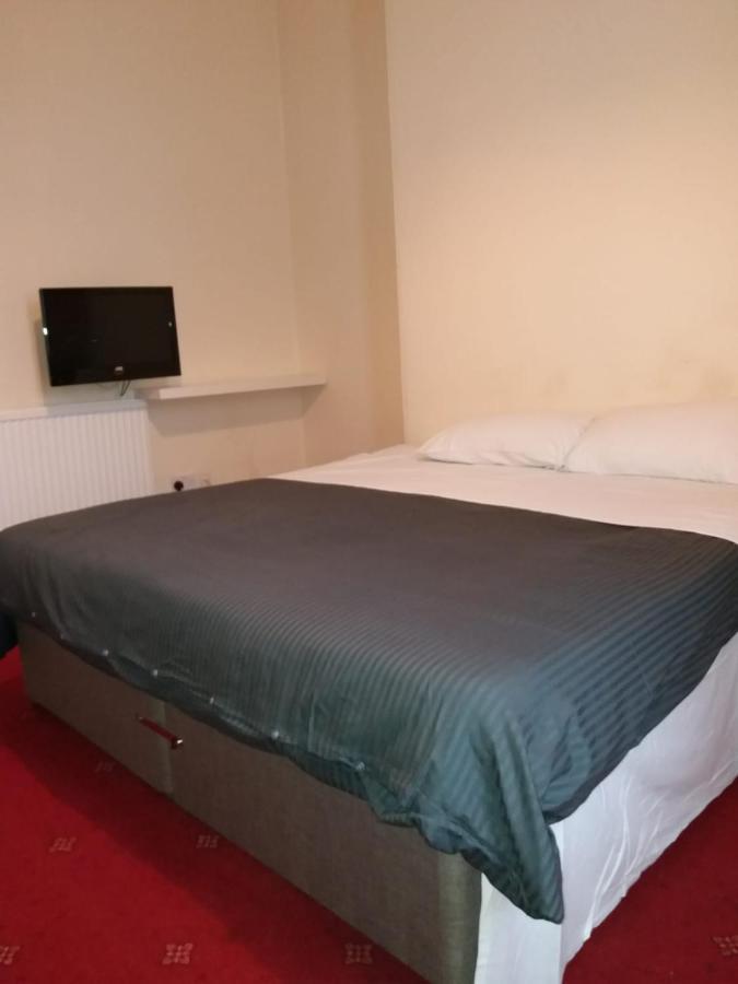 Standard Twin Room with Shared Bathroom,1029588541:JPEG