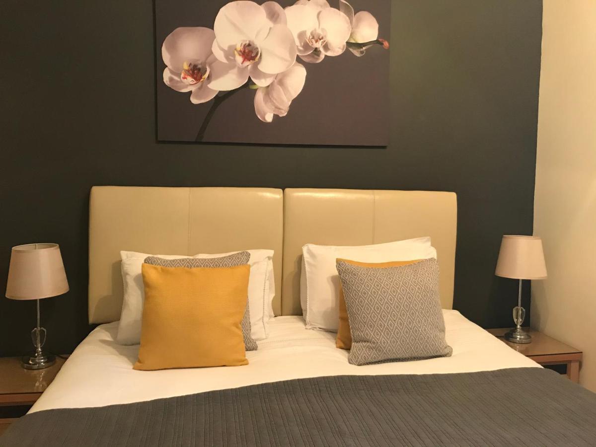 Double or Twin Room with Private Bathroom