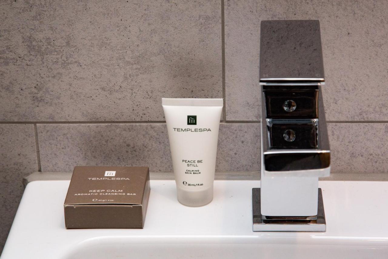 Deluxe Double Room,1032432404:JPEG