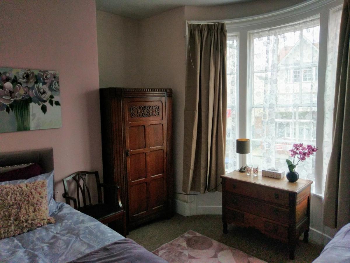 Twin Room with Private Bathroom