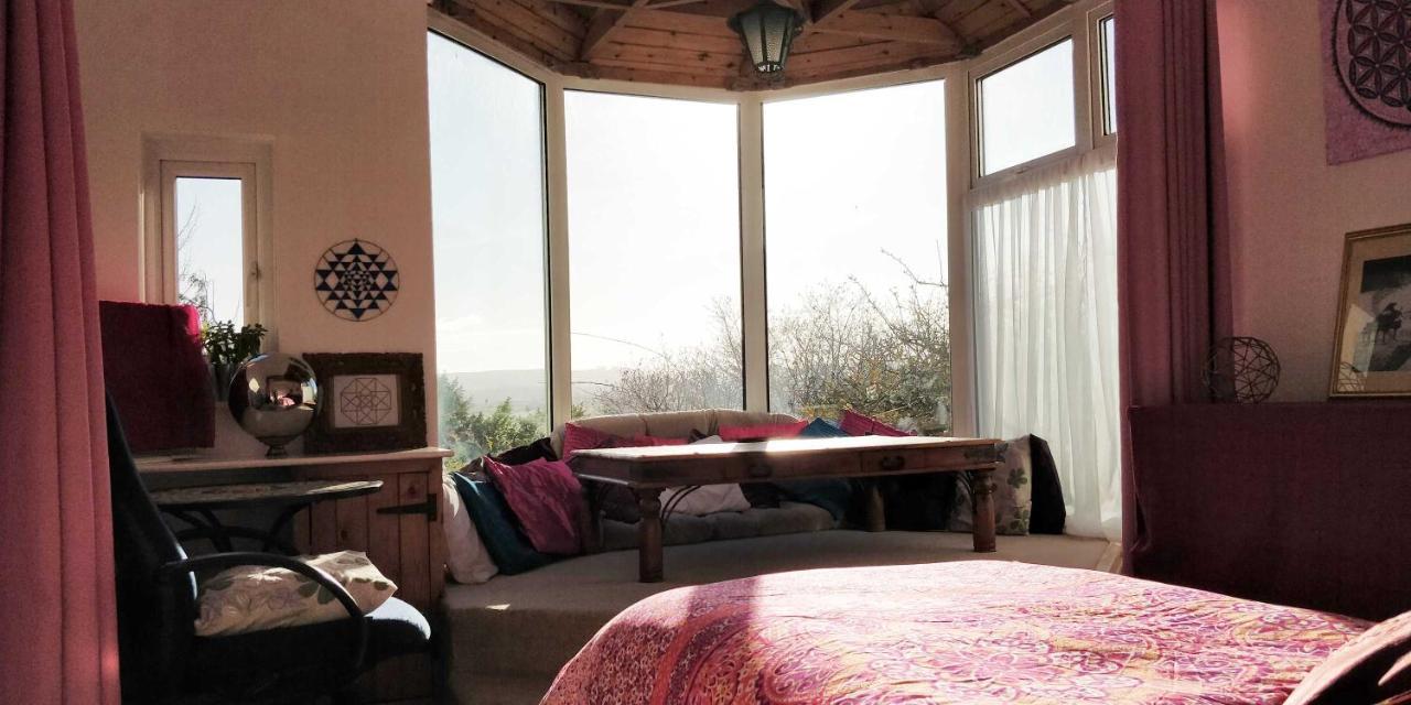 Large Single Room,860635799:JPEG