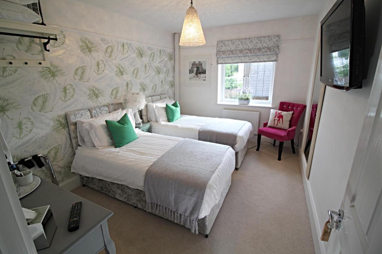 Twin Room with Private Bathroom