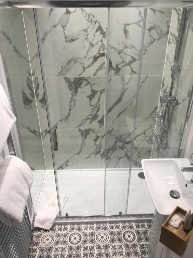 Superior Room with Shower