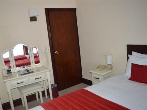 Single Room,1589306145:JPEG