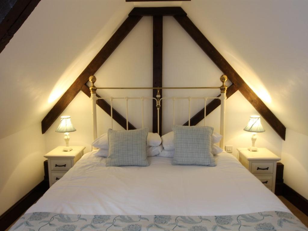 Superior Family Room,1589306347:JPEG