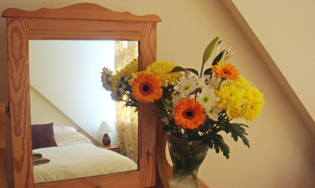 Family Room - Room 4