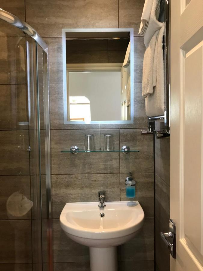 Twin Room Private Bathroom,736084213:JPEG