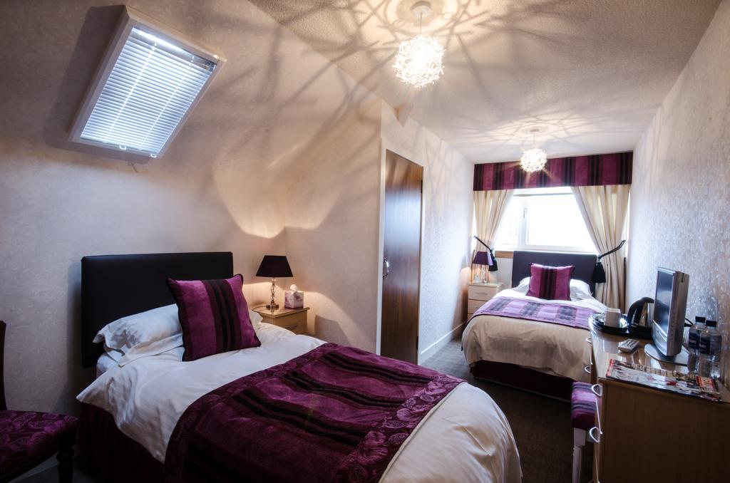 Twin Room with Shared Bathroom,1588083675:JPEG