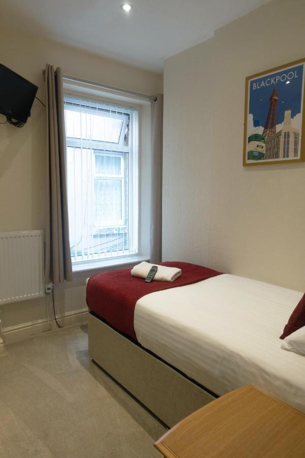 Standard Single Room with Shower,1121335728:JPEG