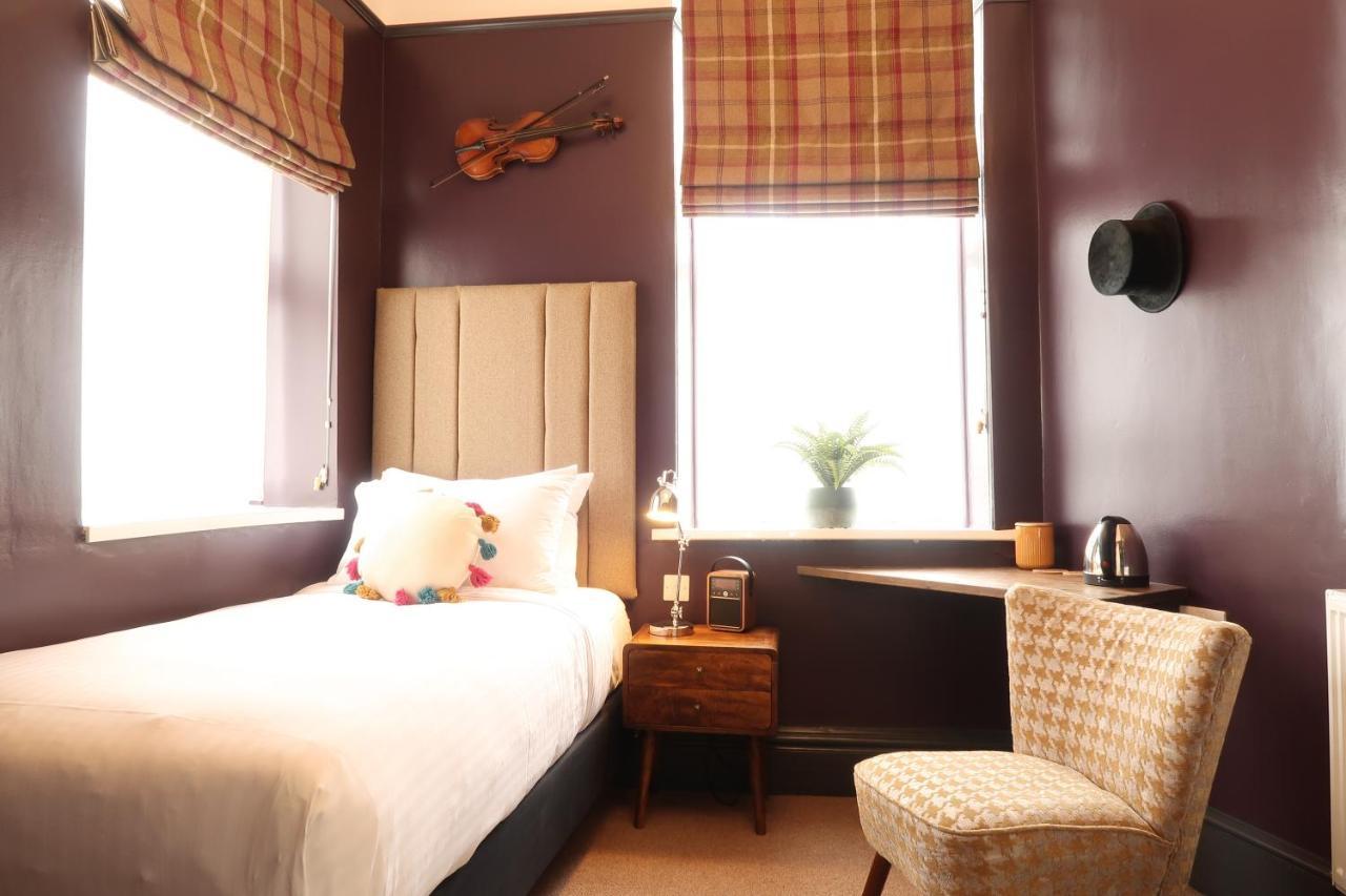 Single Room with Private Bathroom