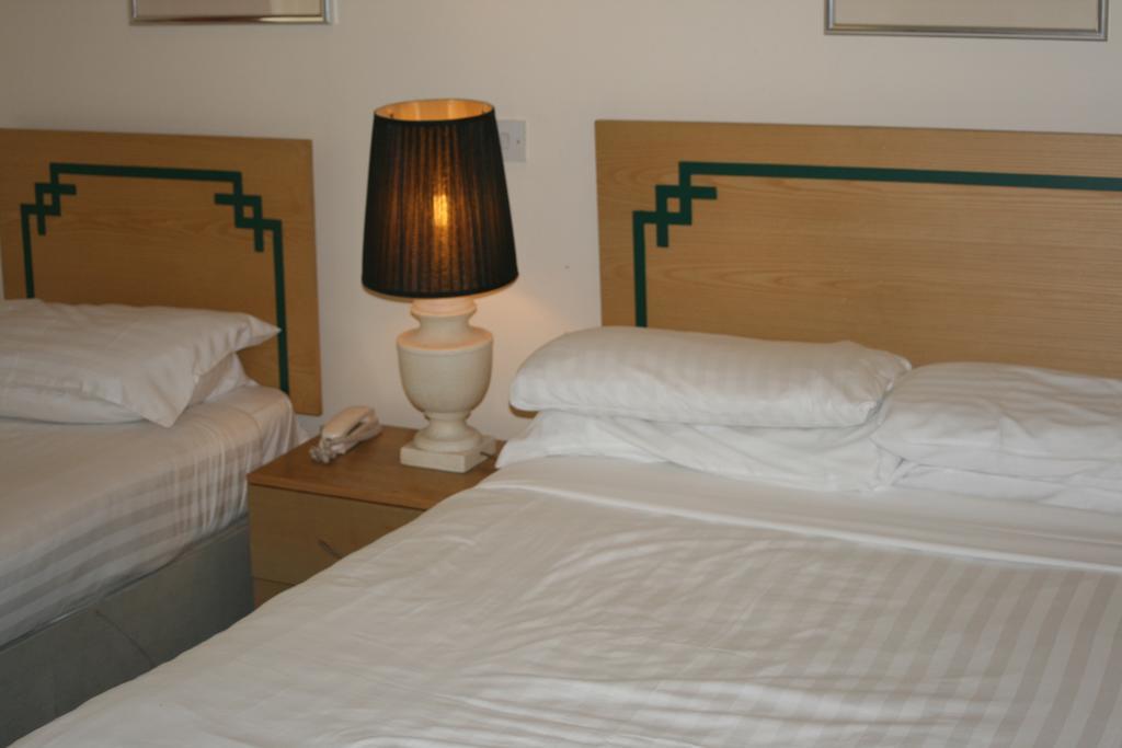 Triple Room,699156249:JPEG