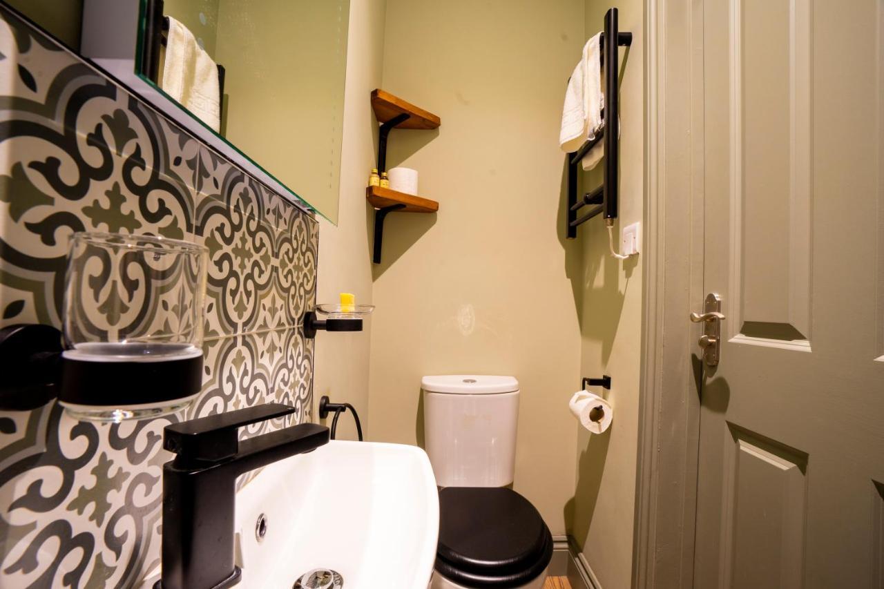 Single Room with Private Bathroom,1186303582:JPEG