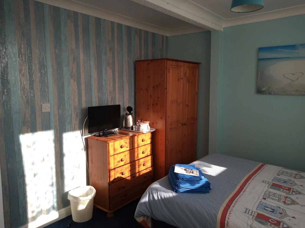 Family Room (2 Adults + 1 Child) - Second Floor