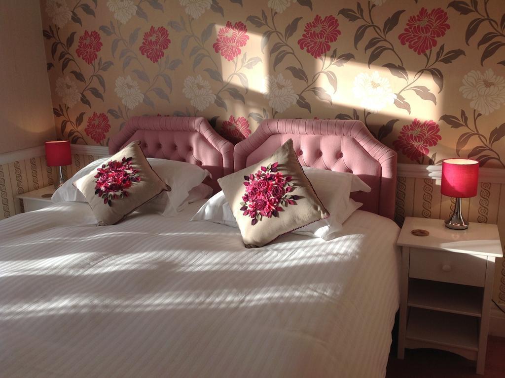 Double or Twin Room with Private External Bathroom
