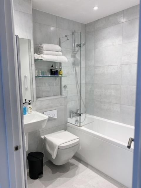 Deluxe Double Room with Bath,1198273231:JPEG