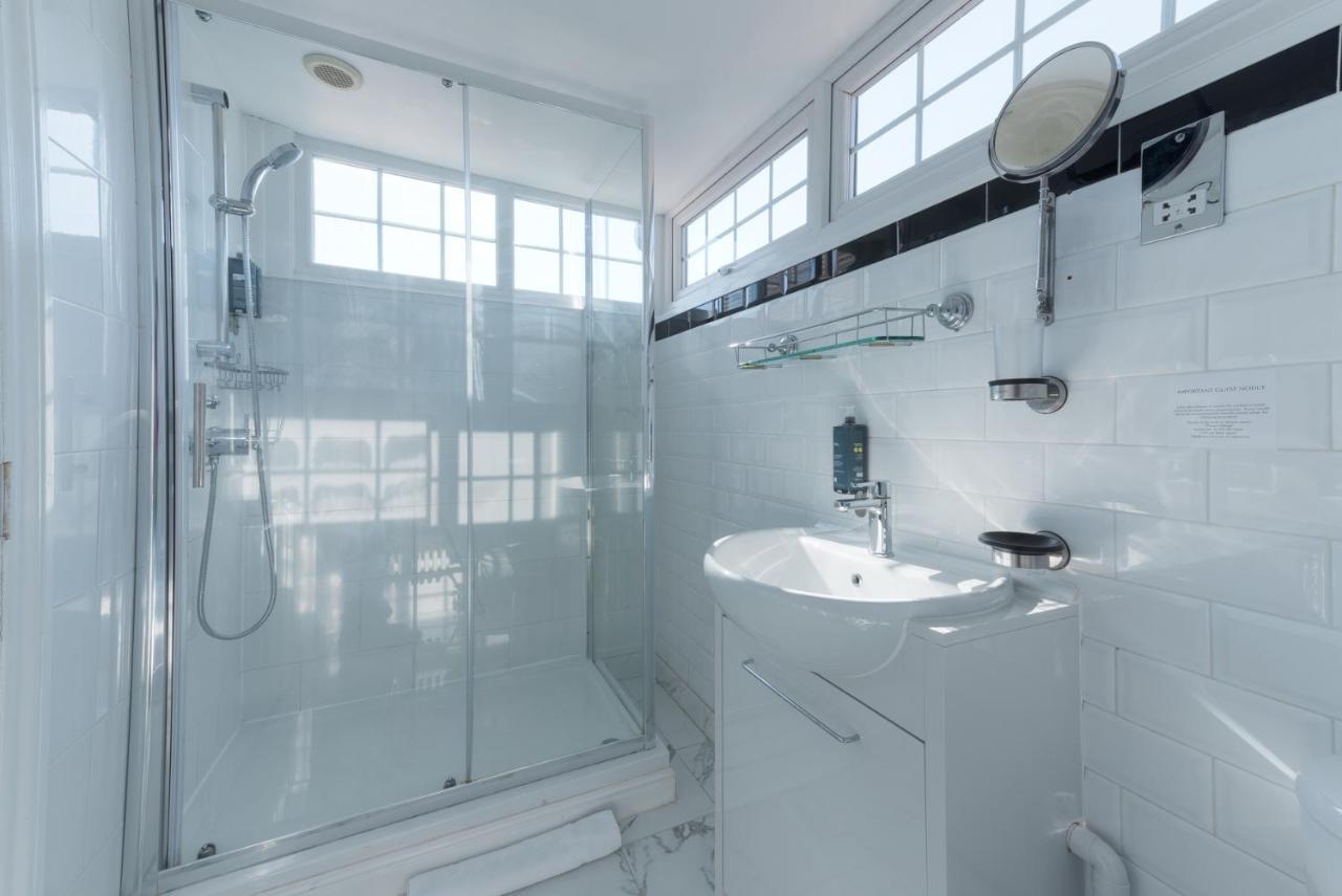 Superior Superking with Shower,1359357527:JPEG