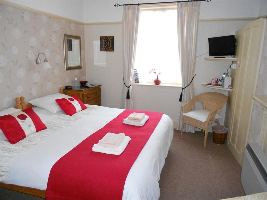 Twin Room with Shower