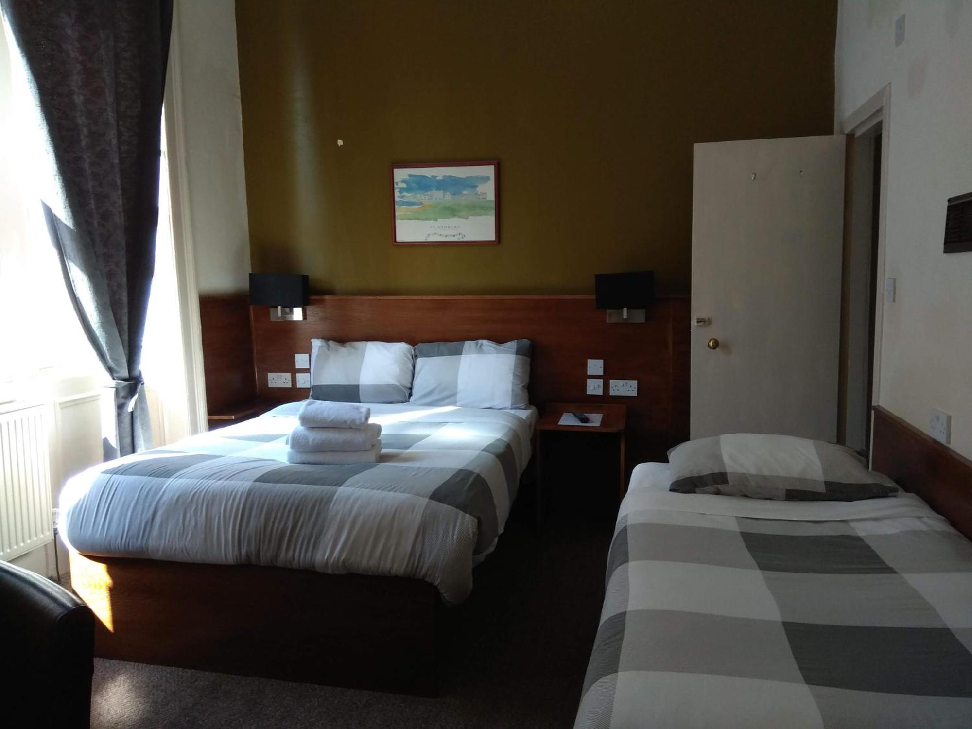 Family Room,401763321:JPEG