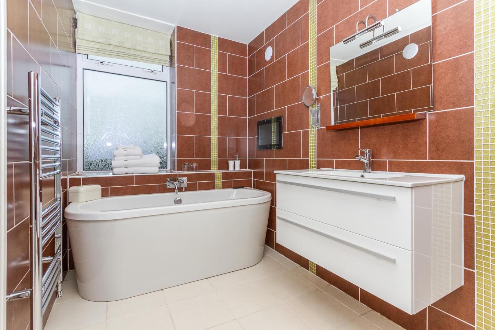 King Room with Four Poster Bed and Sea View,1215408802:JPEG