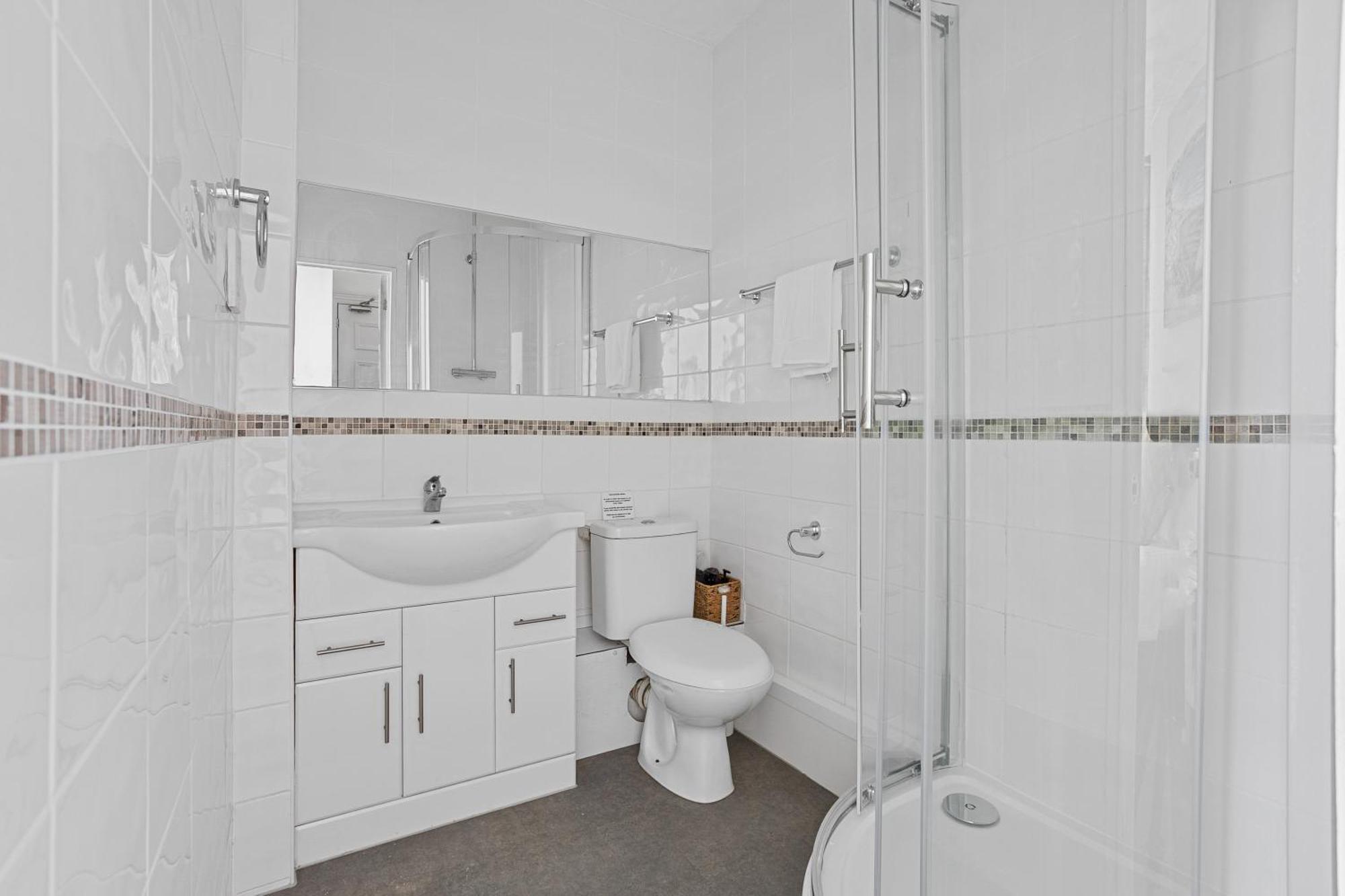 Superior Family Room,1215453139:JPEG