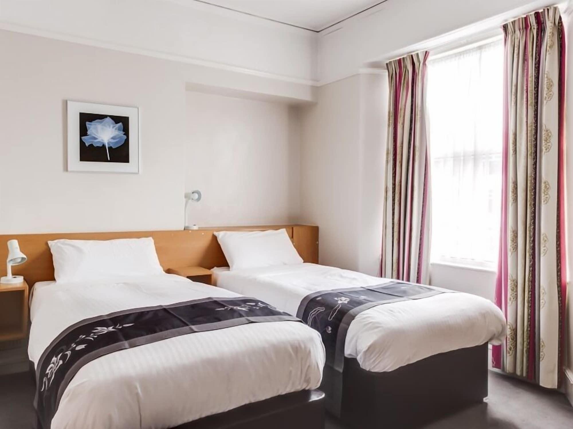 Twin Room with Private Bathroom