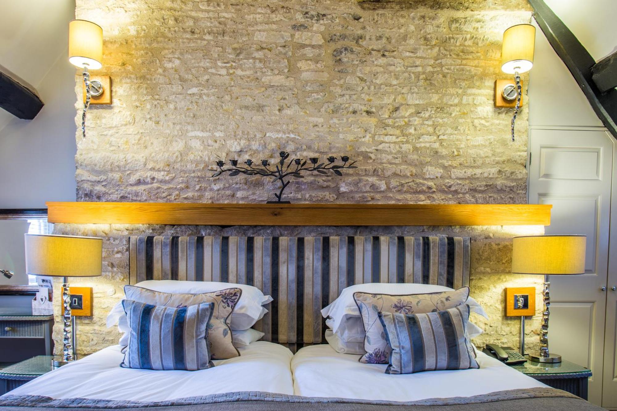 Classic Double Room,1365318044:JPEG