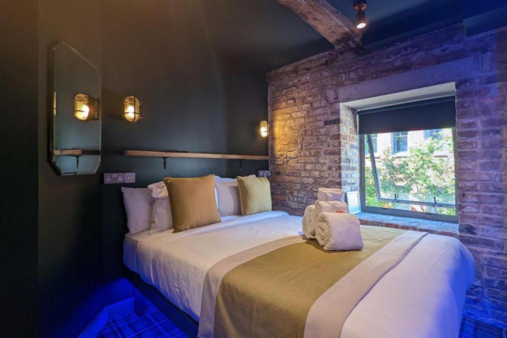 Standard Double Room with Street View,1260805735:JPEG