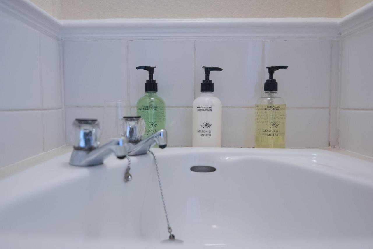 Single Room - Third Floor,1657137608:JPEG