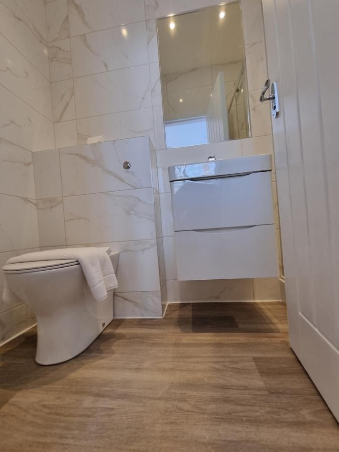 Double Room with Private Bathroom,1306065520:JPEG