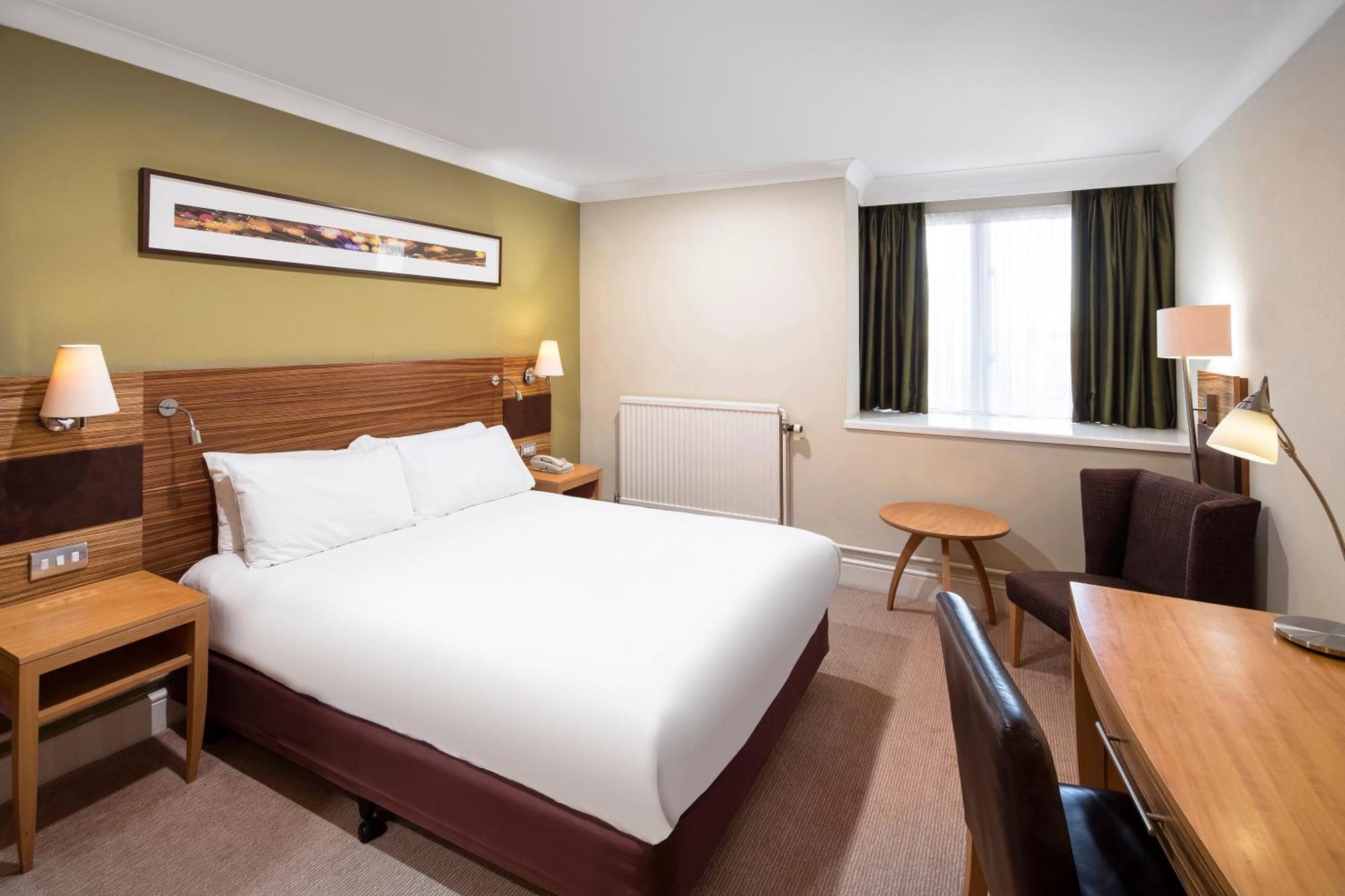Standard Queen Room