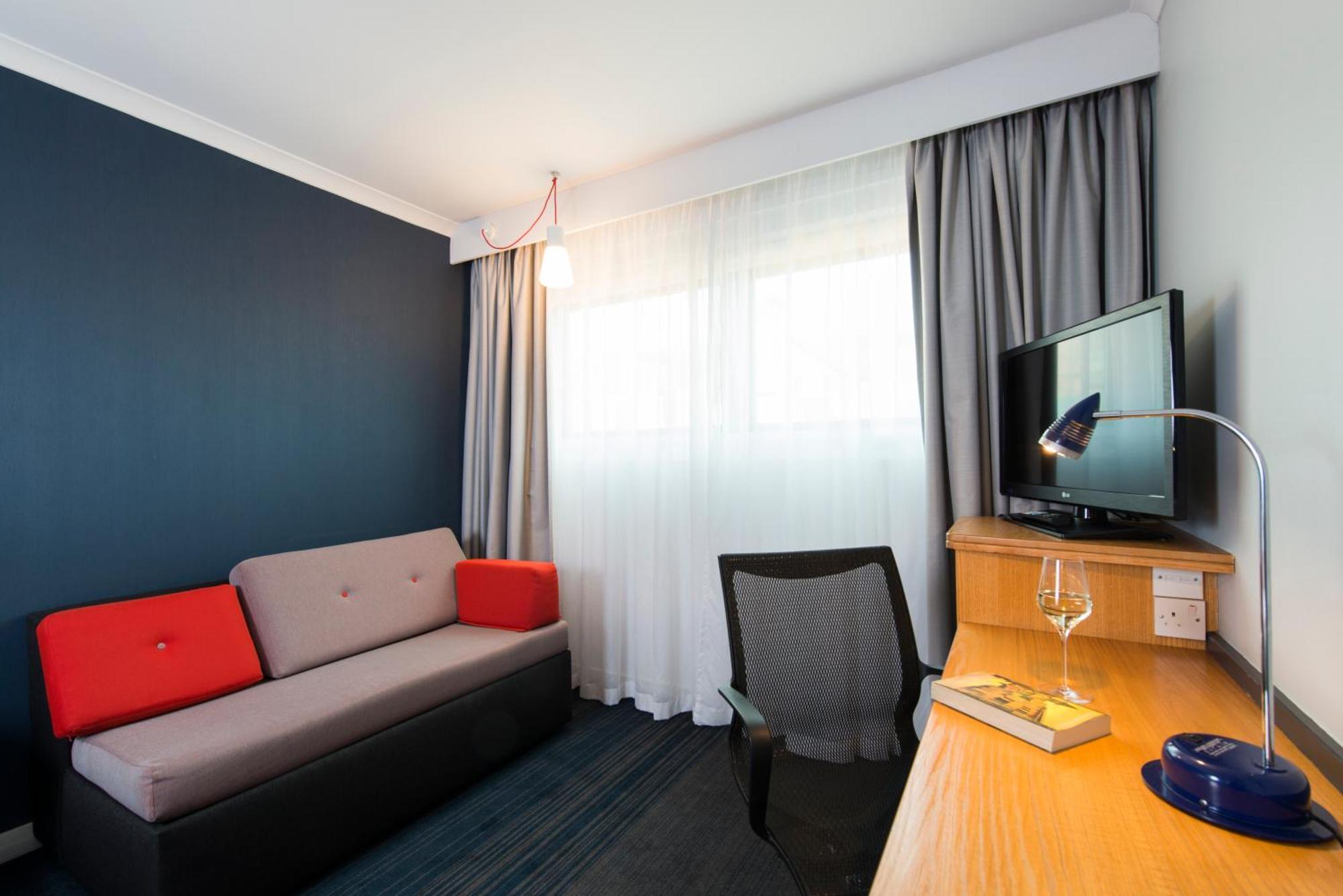 Room allocated on Arrival with Free Hot Breakfast