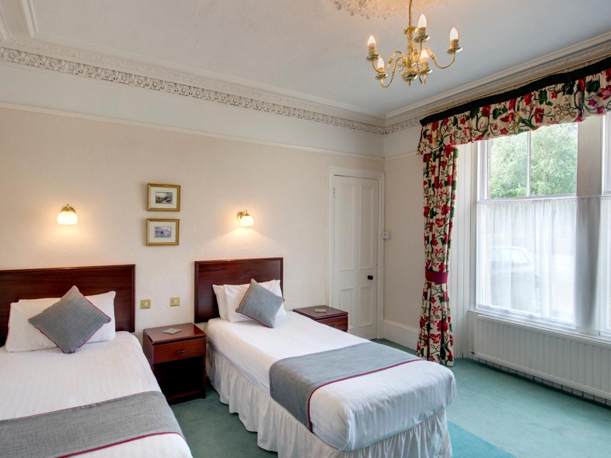 Standard Twin Room,1281927268:JPEG