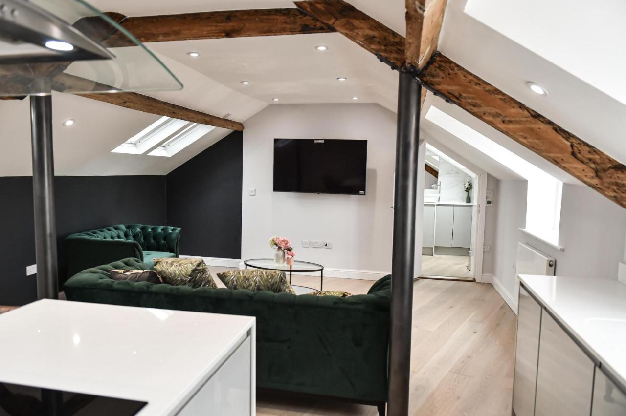 Superior Apartment,1296961504:JPEG