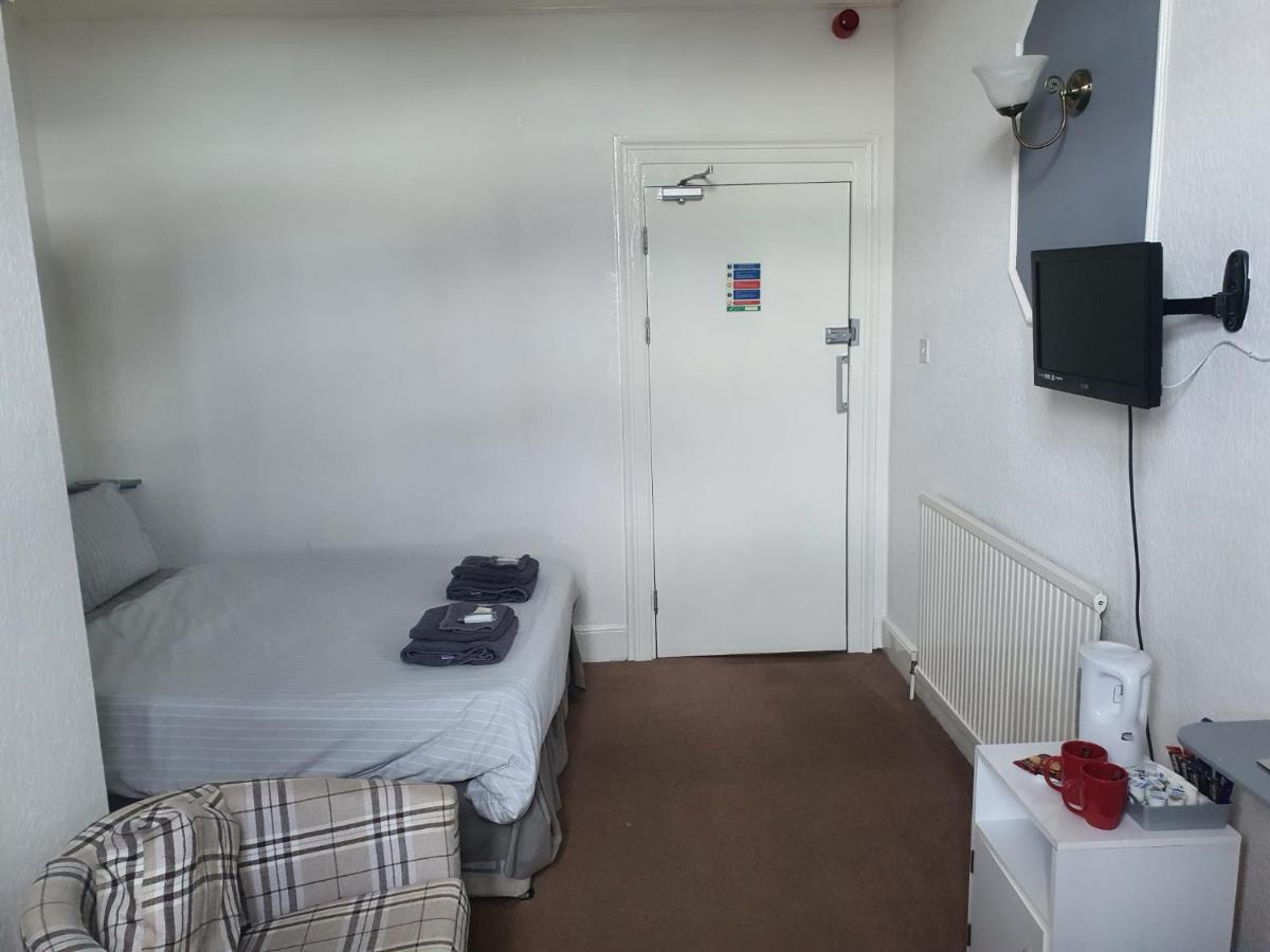 Small Double Room,1301958535:JPEG