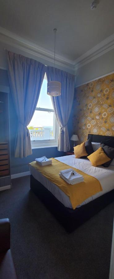 Double Room with Partial Sea View