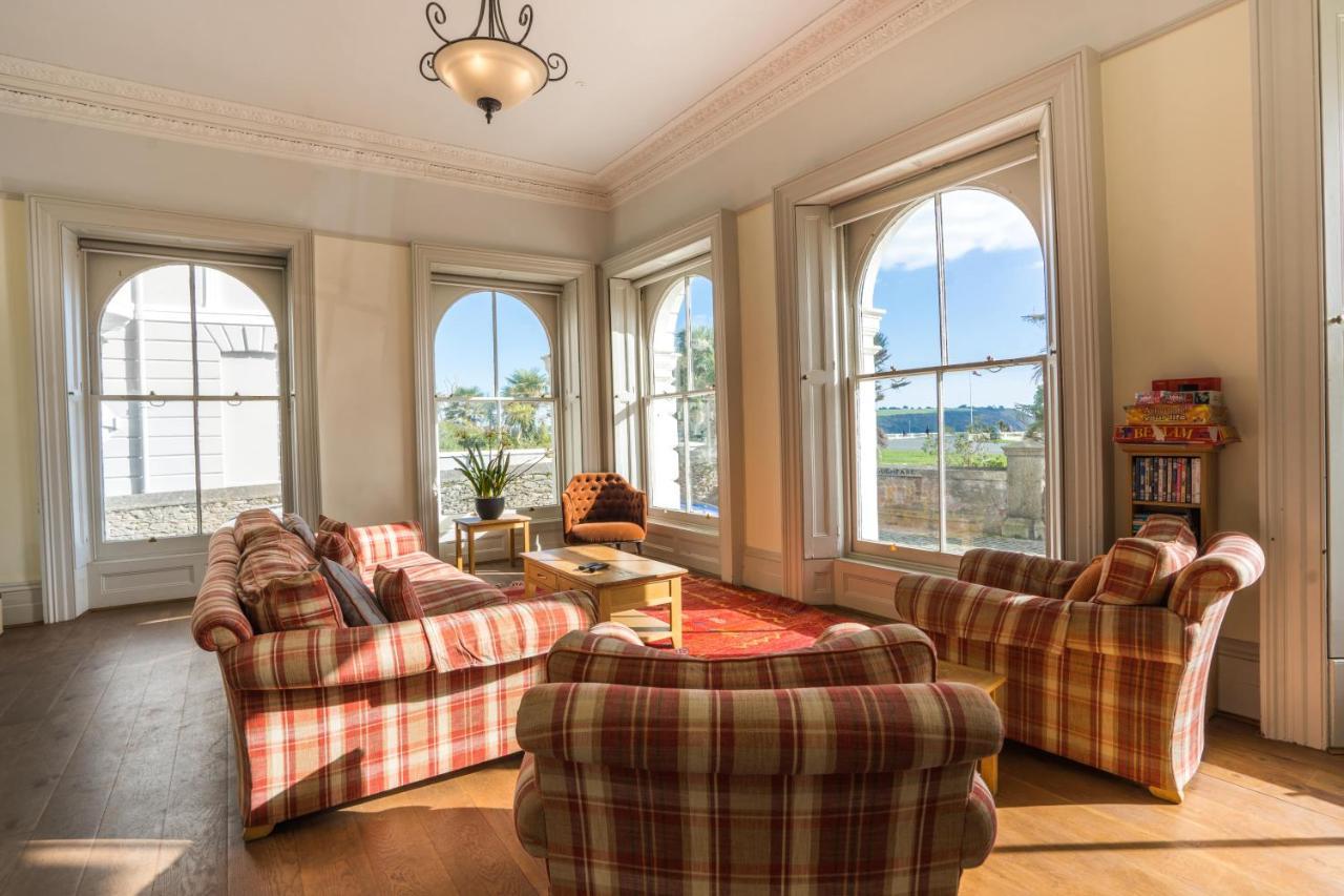 Four-Bedroom Apartment with Sea View