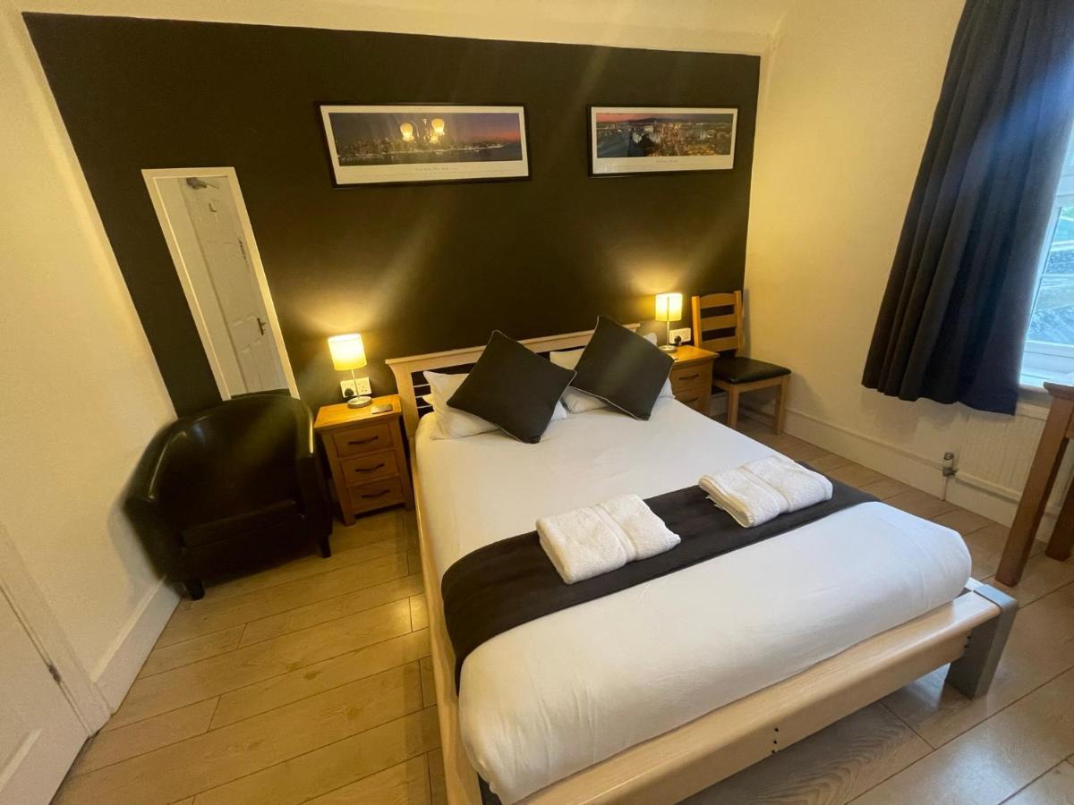 Double V,1321976470:JPEG