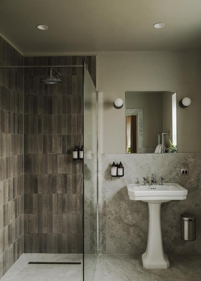 Deluxe Double Room with Bath,1365004445:JPEG