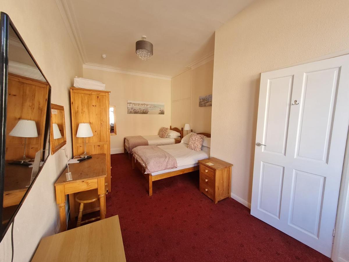 Family Room,1345458755:JPEG