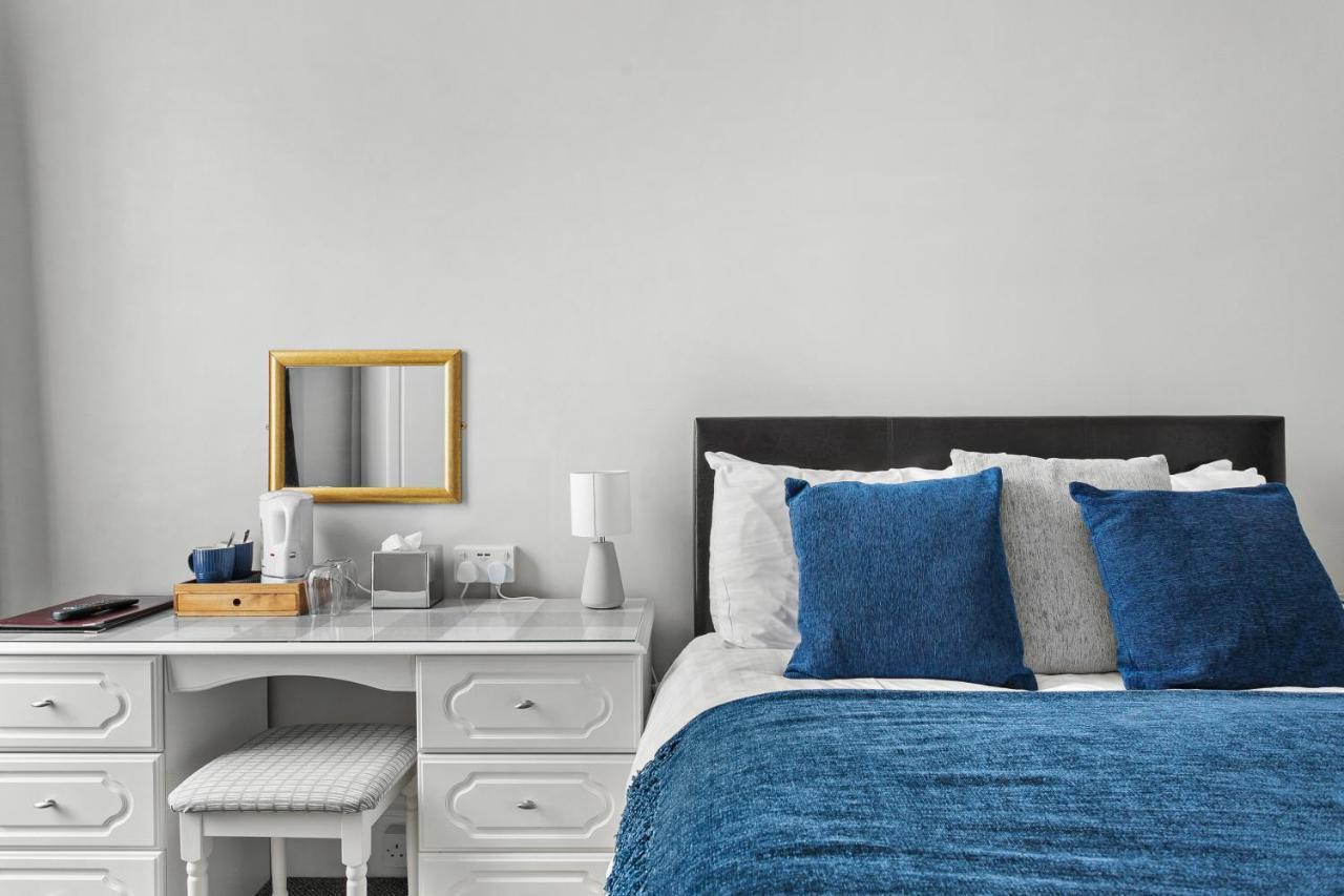 Double Room,1352147636:JPEG