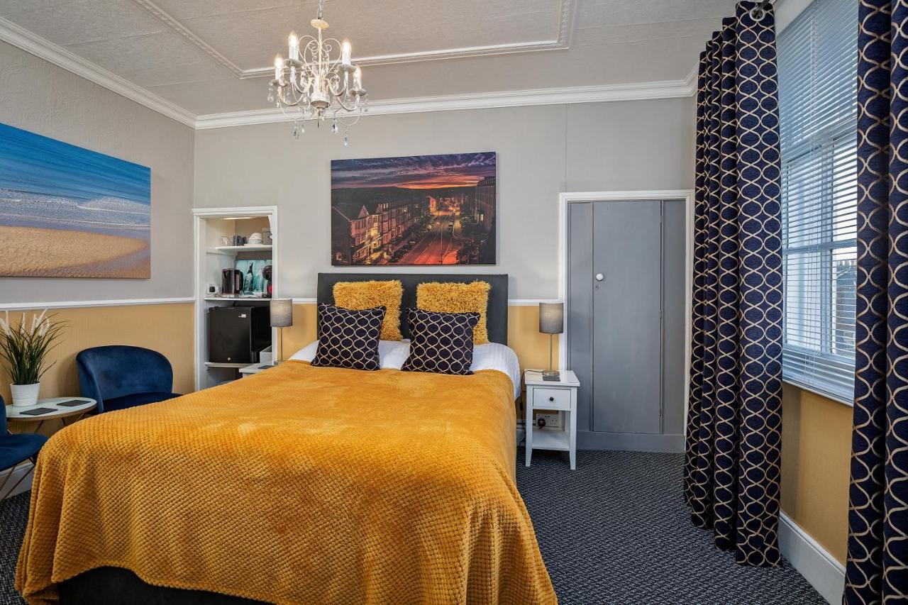 Double Room,1357355486:JPEG