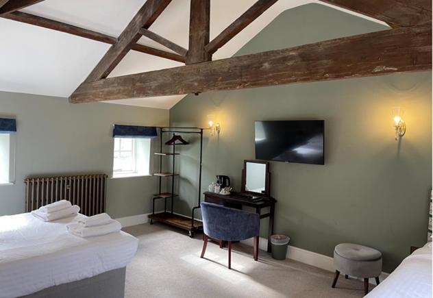 Superior Family Room,1358079659:JPEG