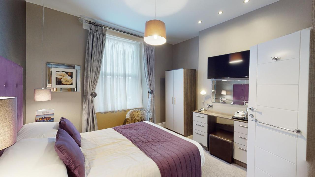 Double Room,1365788741:JPEG