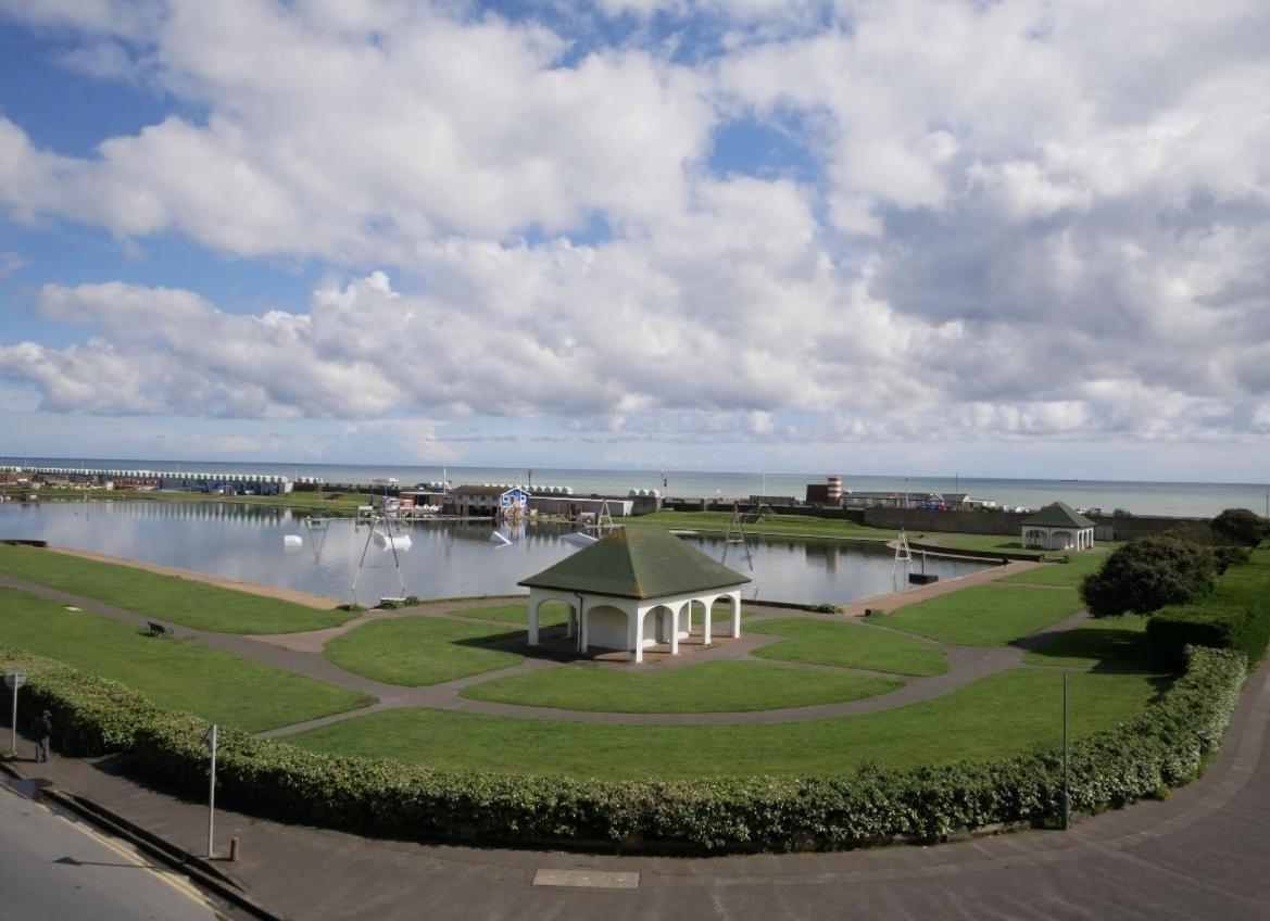 Twin Room with En-Suite,1756506203:JPEG