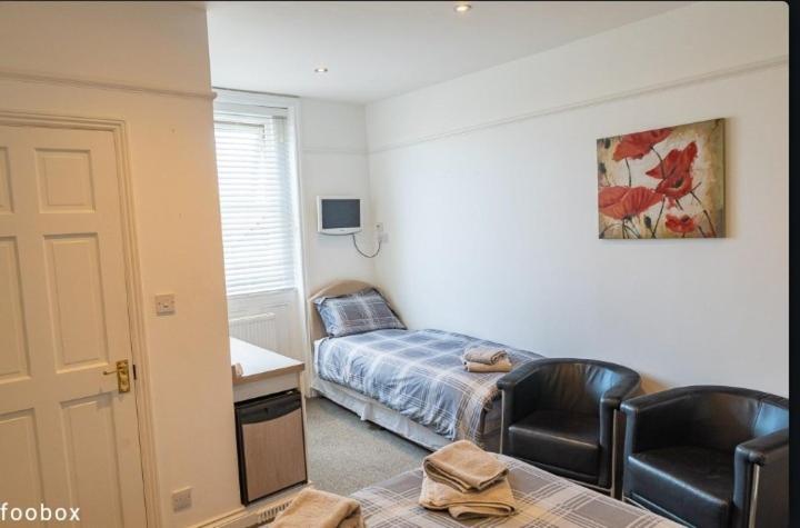 Family Room with Bathroom,1374275639:JPEG