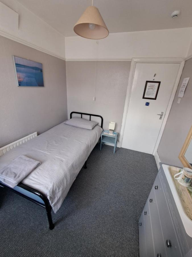 Single Room,1382726585:JPEG