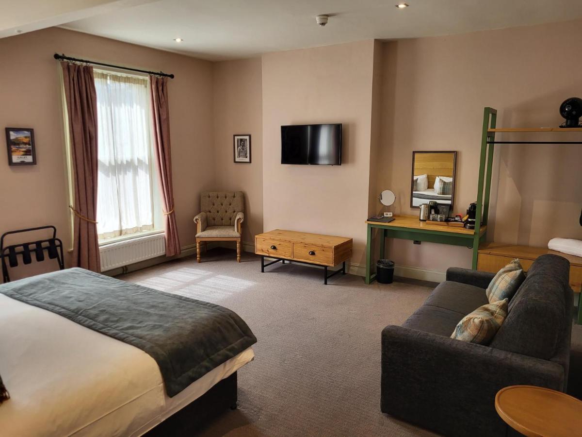 Deluxe Family Room