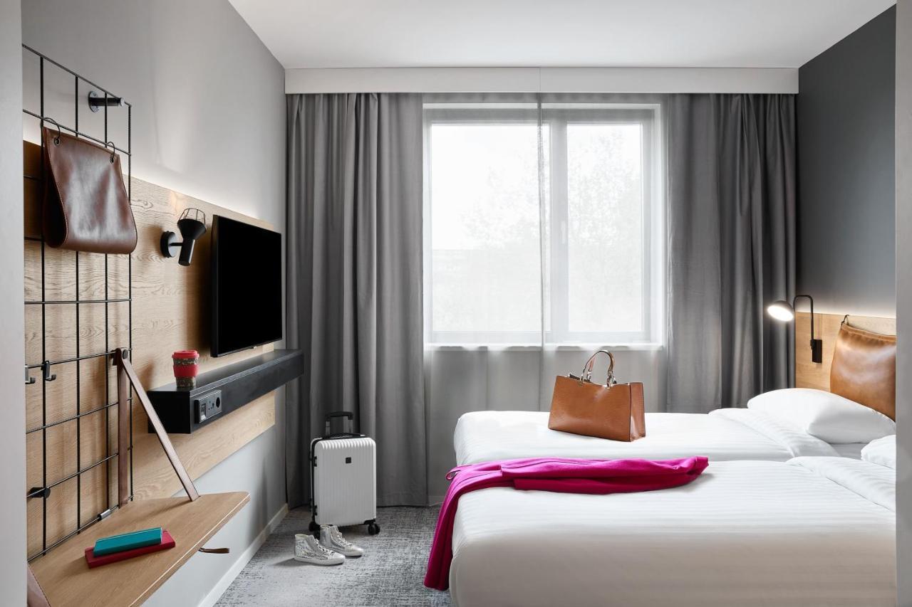 Moxy Twin Room,1403043050:JPEG